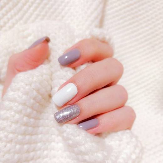 Lilac, white and silver manicure